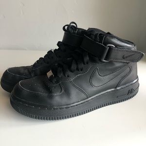 Black AF1 hi-tops